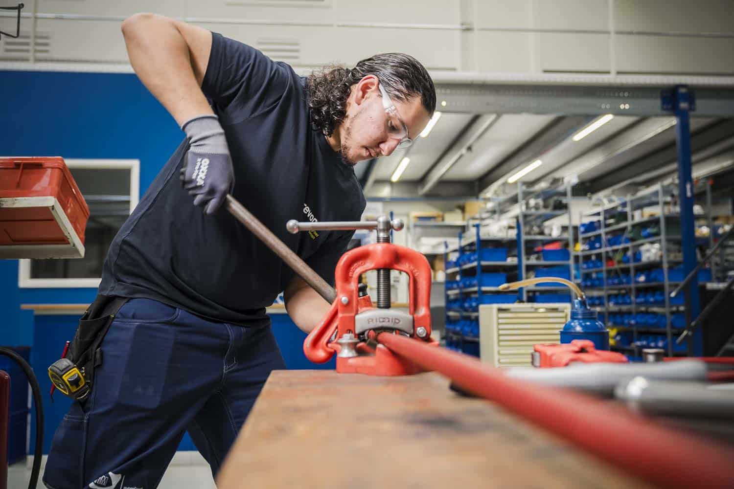 Ervaringen omscholing installateur: Driss (van pakketbezorger naar techniek)